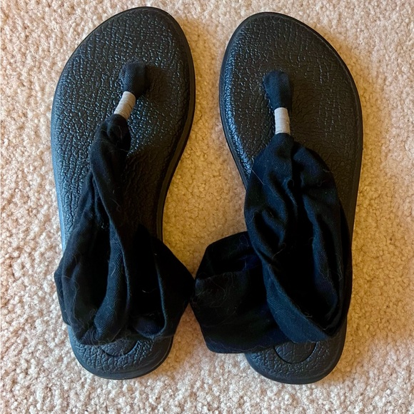 Sanuk Black Women's Sandals - Picture 1 of 3